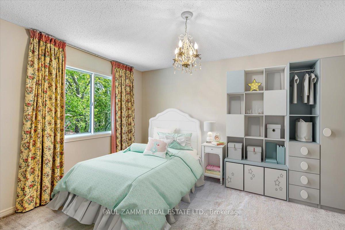 Photo 10 of 27 Prince Edward Boulevard, Markham, Thornlea — HOMEH