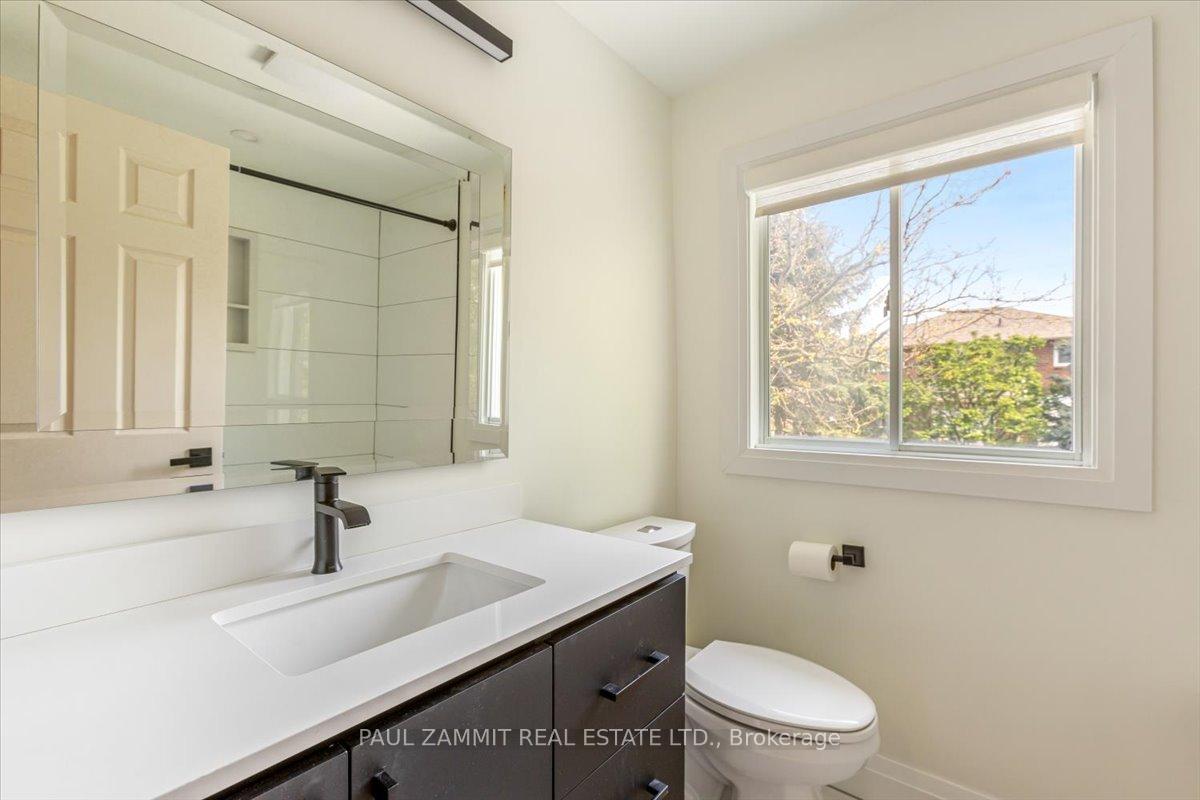 Photo 8 of 27 Prince Edward Boulevard, Markham, Thornlea — HOMEH
