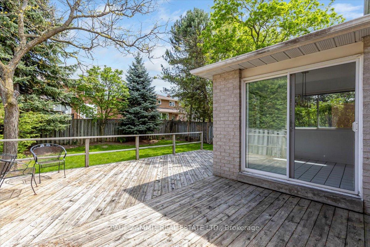 Photo 13 of 27 Prince Edward Boulevard, Markham, Thornlea — HOMEH