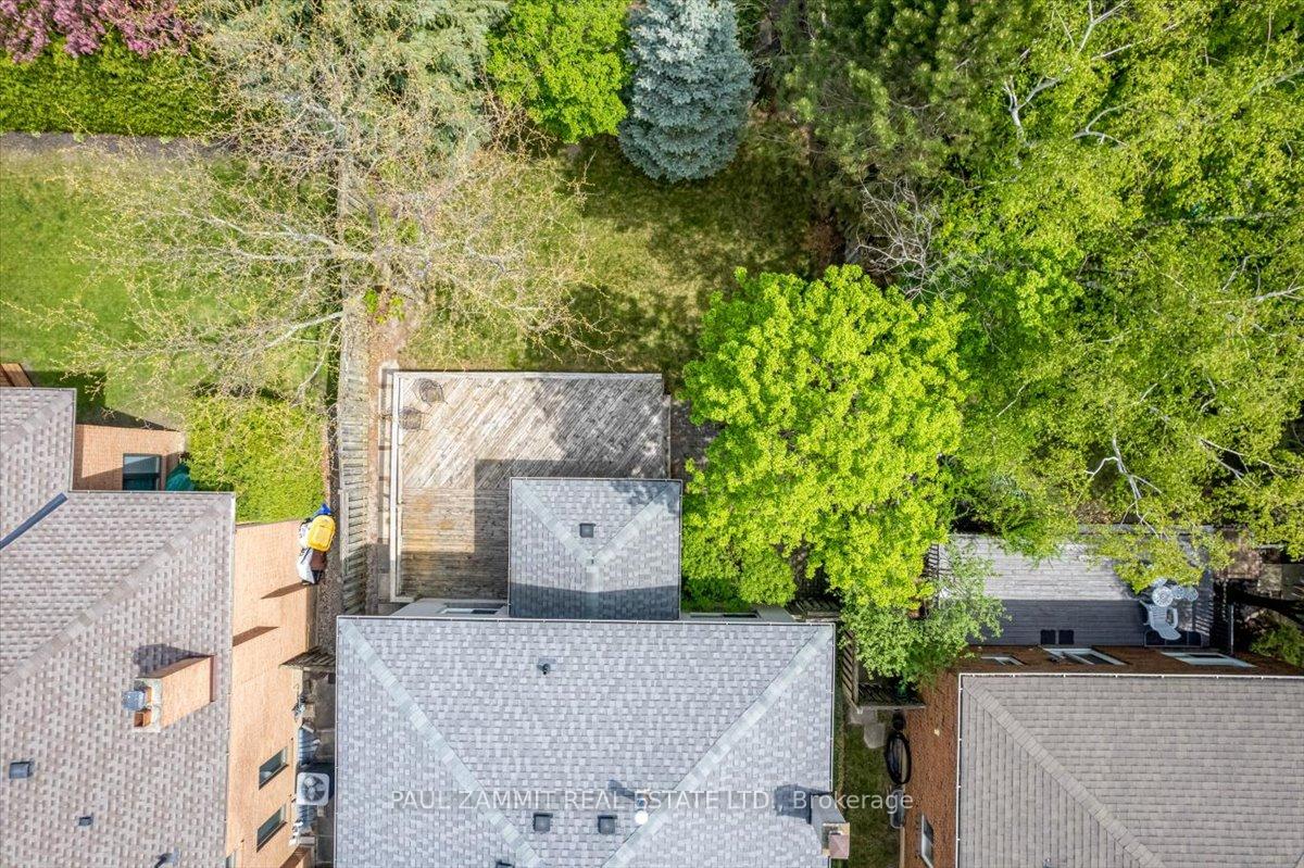 Photo 12 of 27 Prince Edward Boulevard, Markham, Thornlea — HOMEH