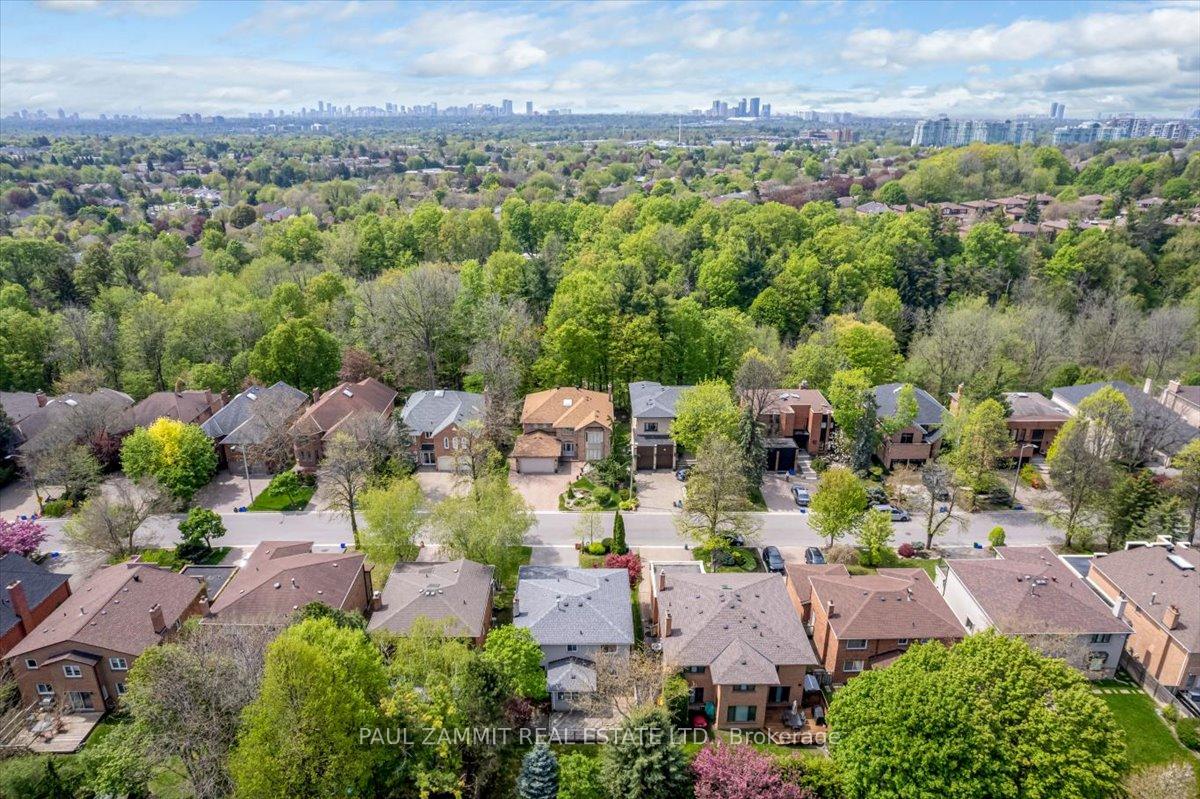 Photo 19 of 27 Prince Edward Boulevard, Markham, Thornlea — HOMEH