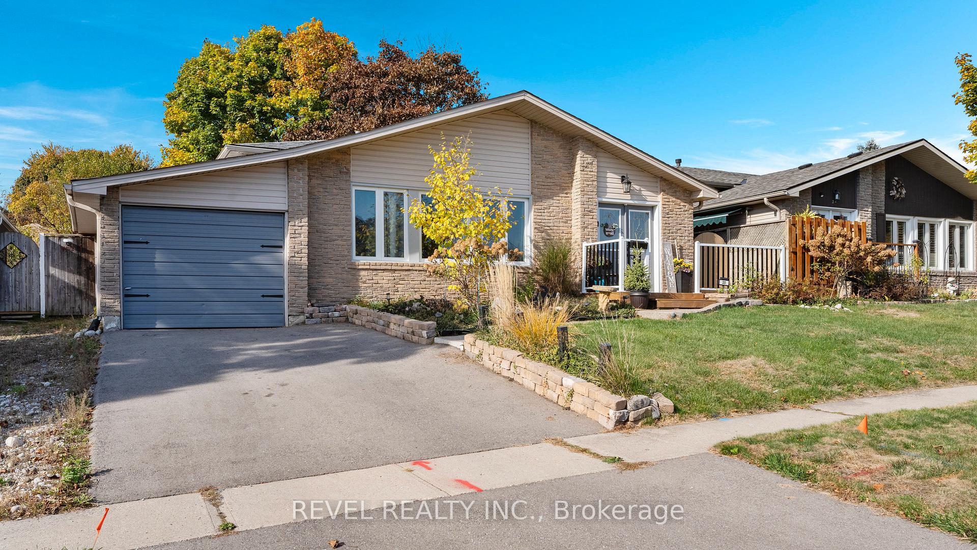 Photo 1 of 20 Columbine Crescent, Brant, Paris — HOMEH