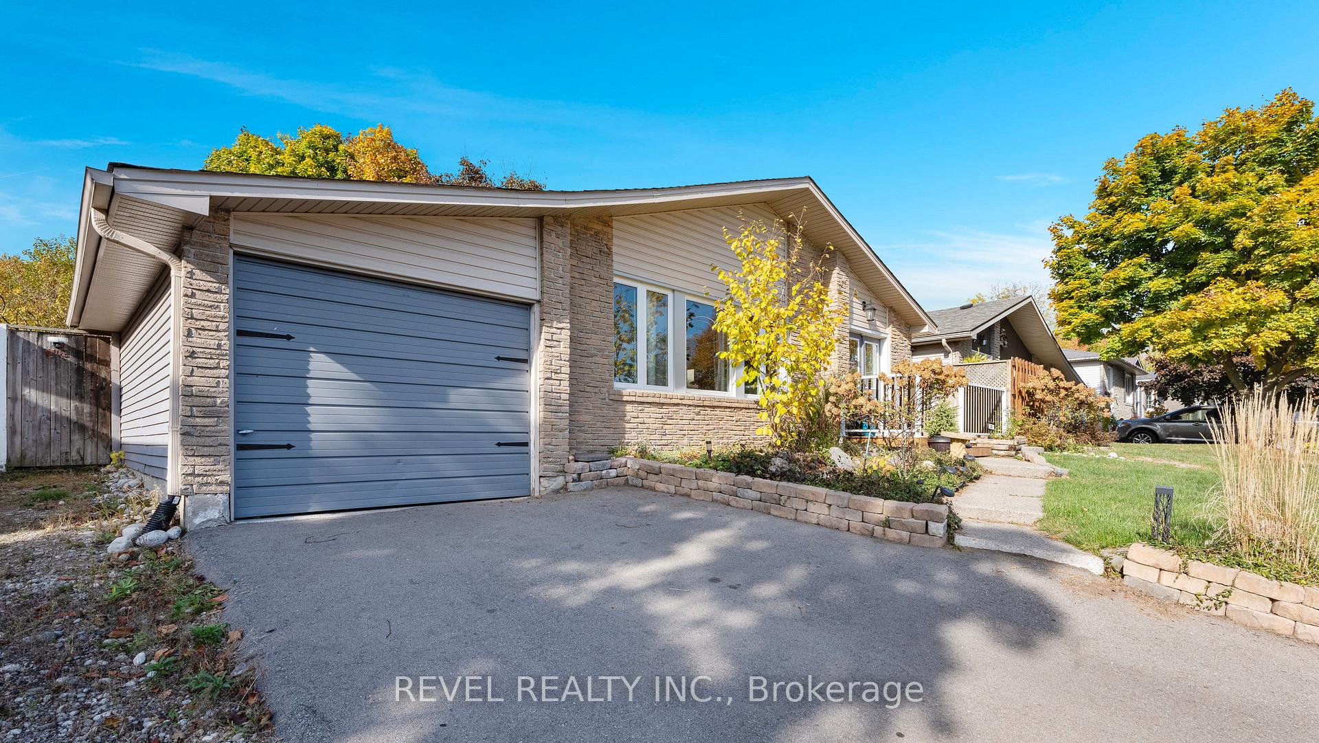 Photo 7 of 20 Columbine Crescent, Brant, Paris — HOMEH