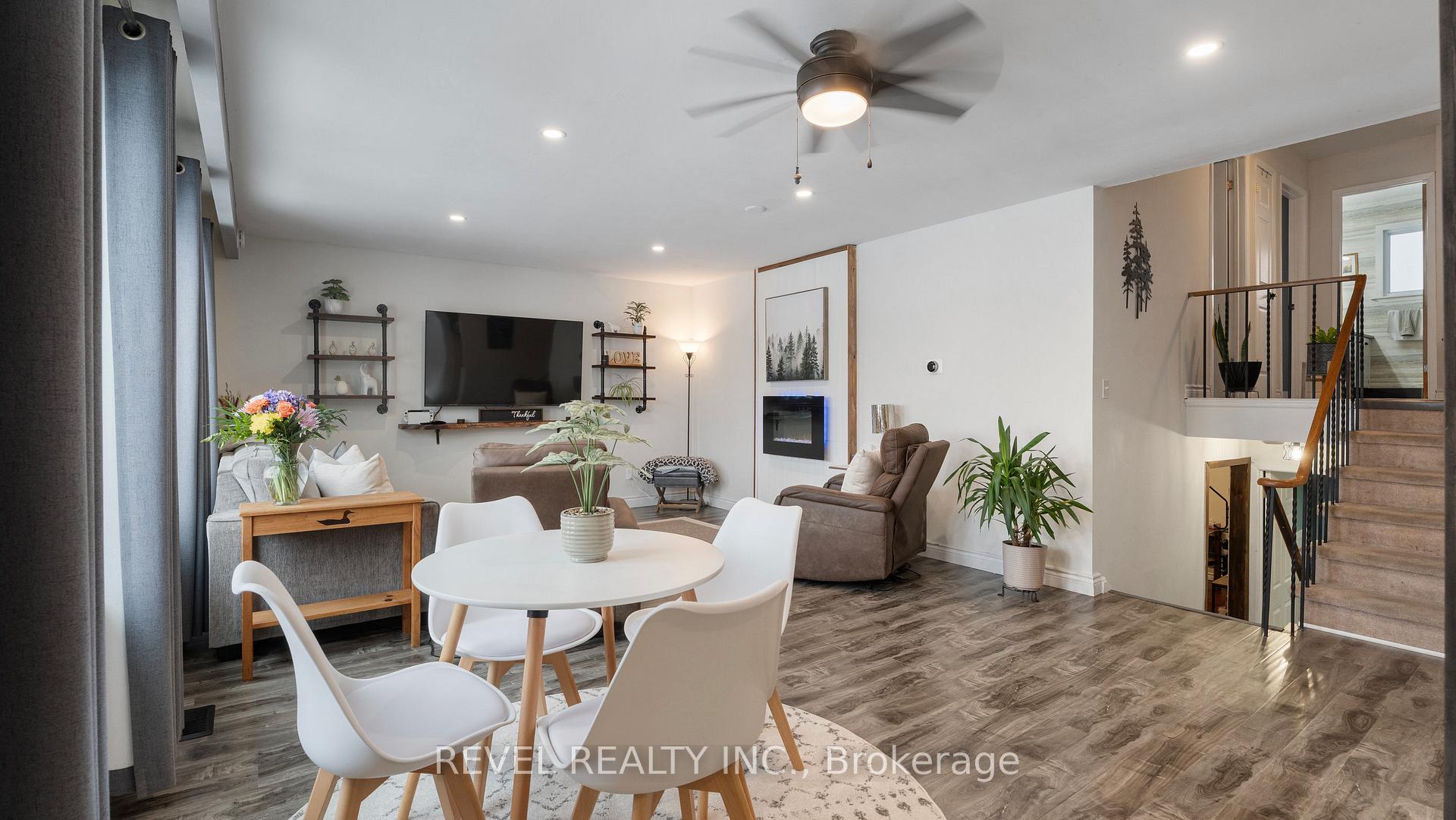 Photo 5 of 20 Columbine Crescent, Brant, Paris — HOMEH