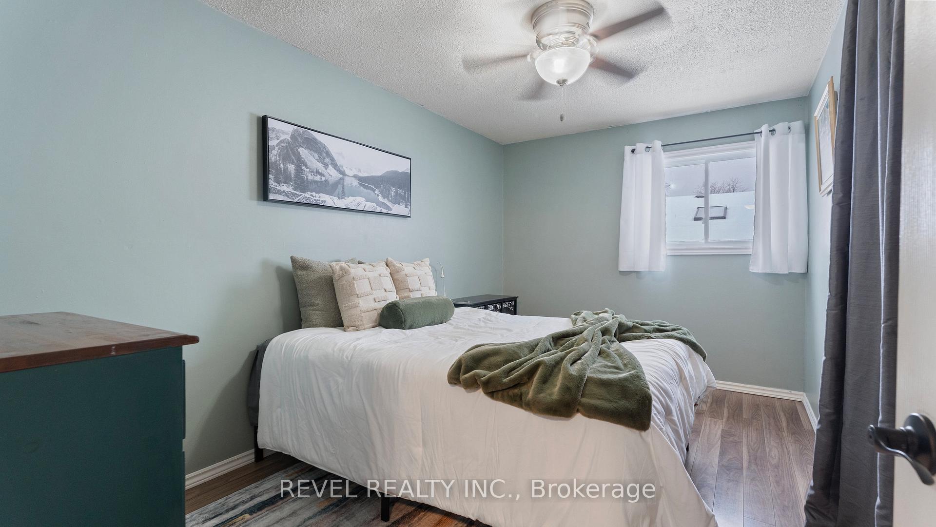 Photo 12 of 20 Columbine Crescent, Brant, Paris — HOMEH