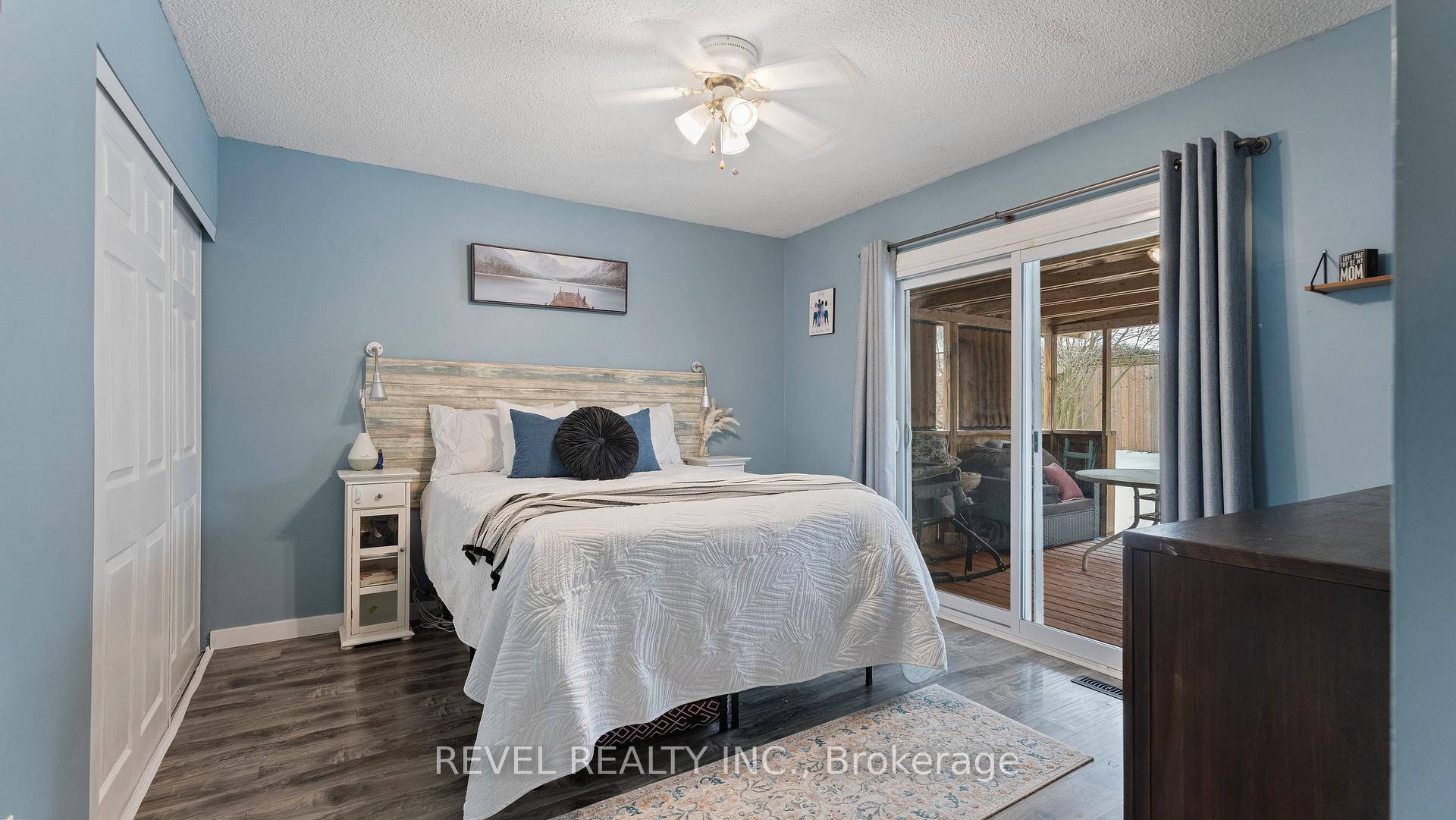 Photo 21 of 20 Columbine Crescent, Brant, Paris — HOMEH