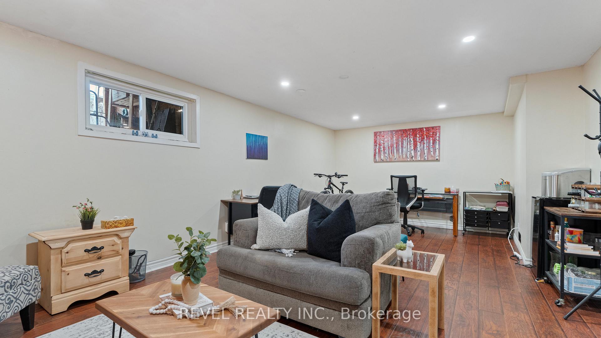 Photo 25 of 20 Columbine Crescent, Brant, Paris — HOMEH