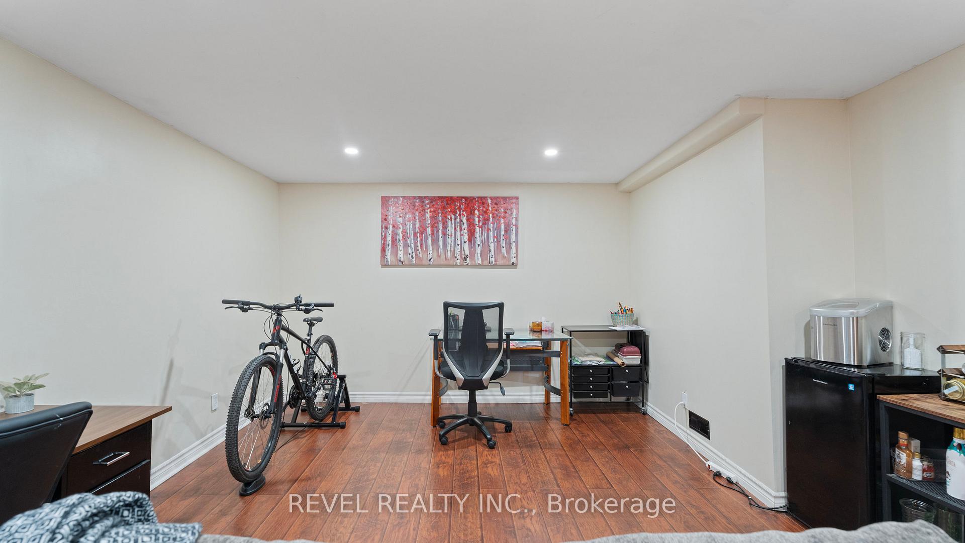Photo 11 of 20 Columbine Crescent, Brant, Paris — HOMEH