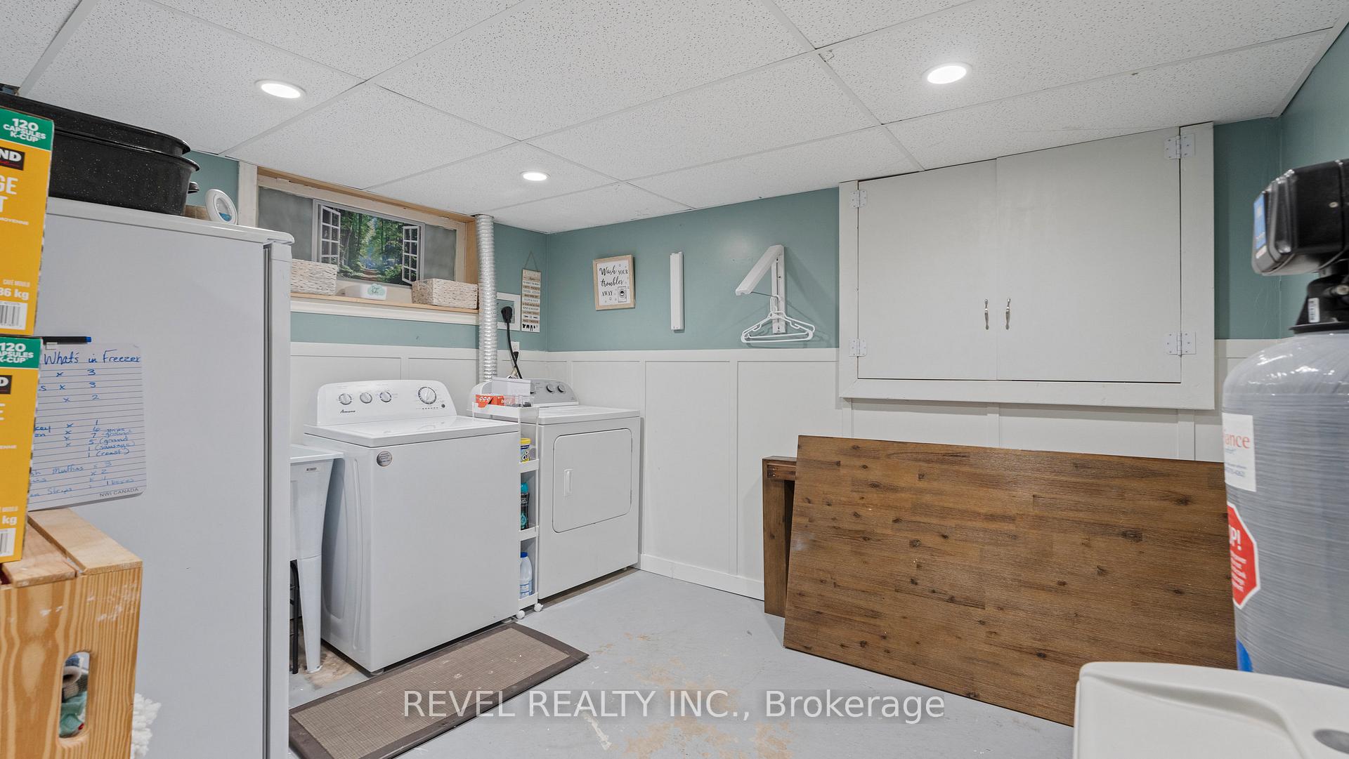 Photo 29 of 20 Columbine Crescent, Brant, Paris — HOMEH