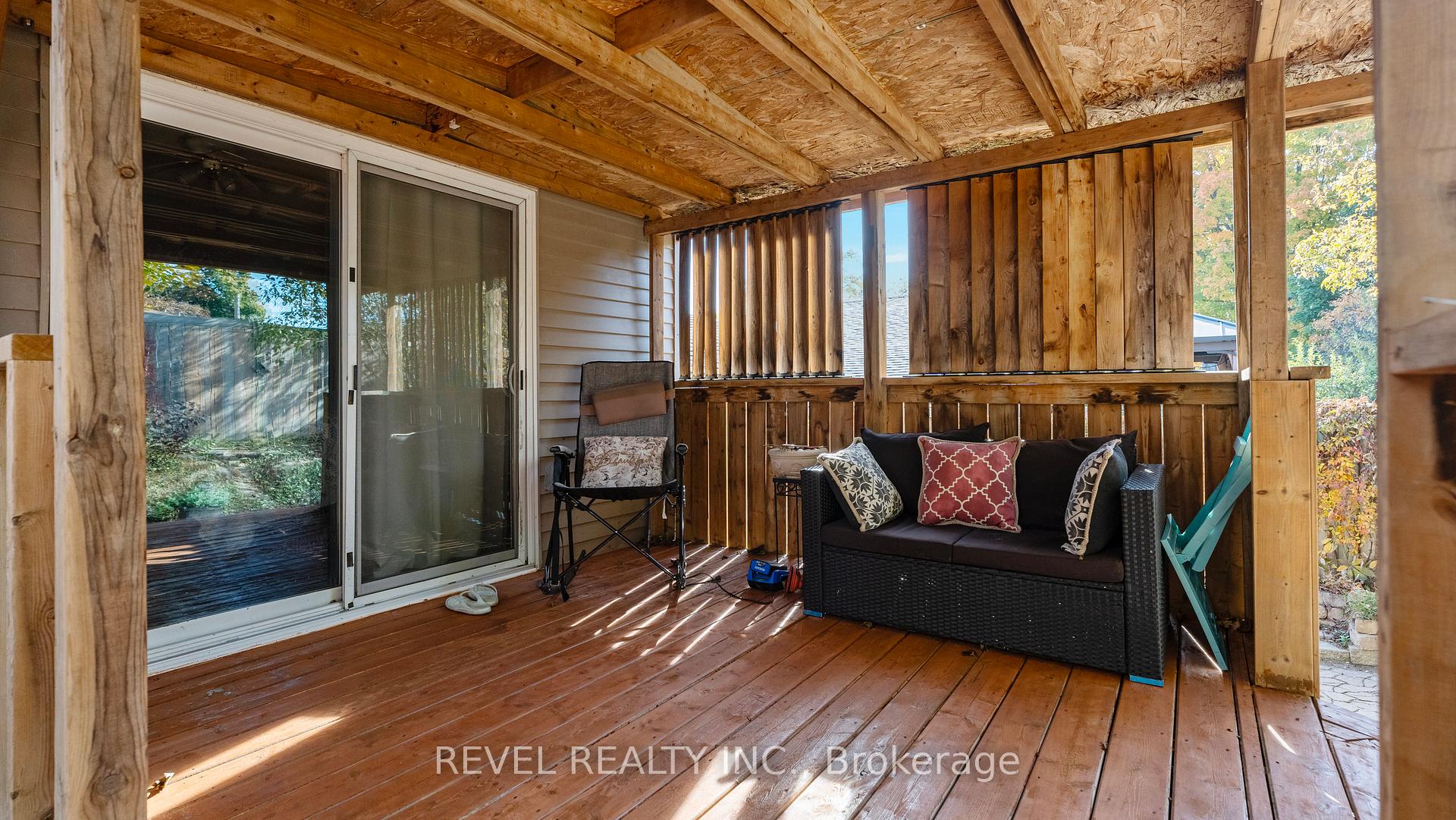 Photo 30 of 20 Columbine Crescent, Brant, Paris — HOMEH