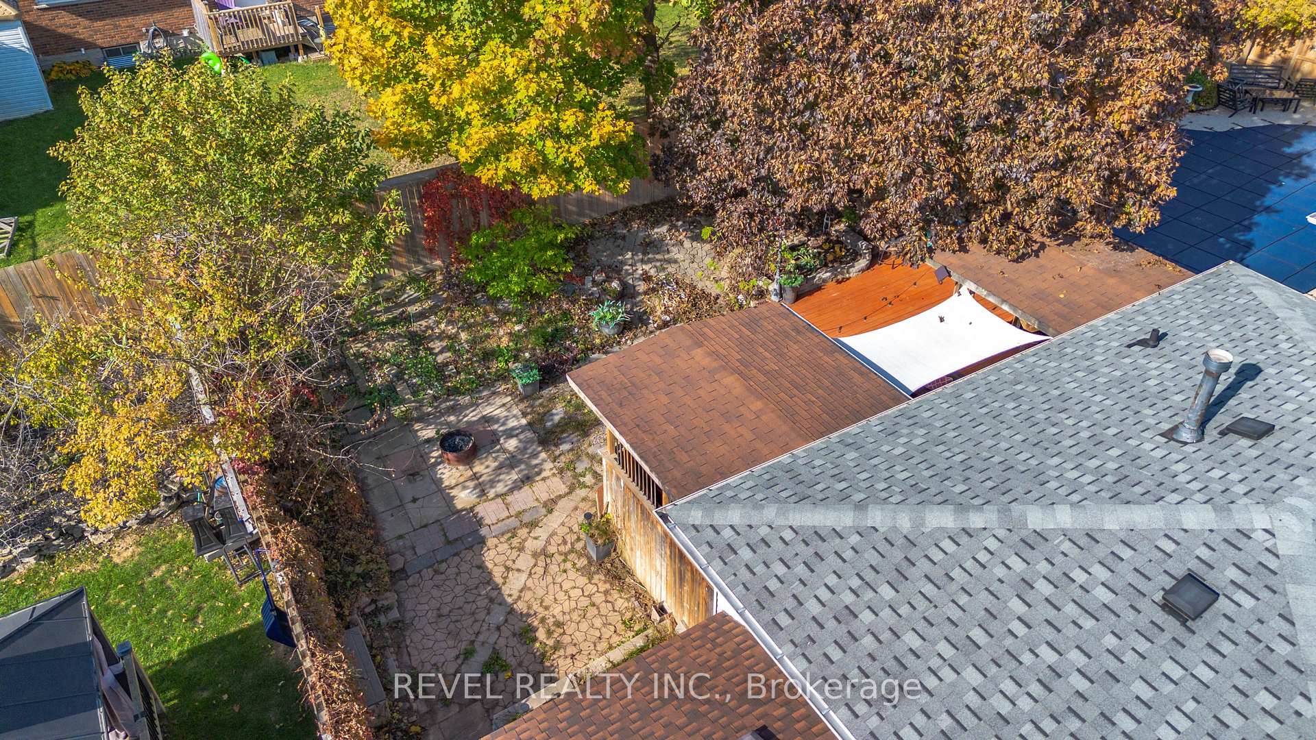 Photo 50 of 20 Columbine Crescent, Brant, Paris — HOMEH