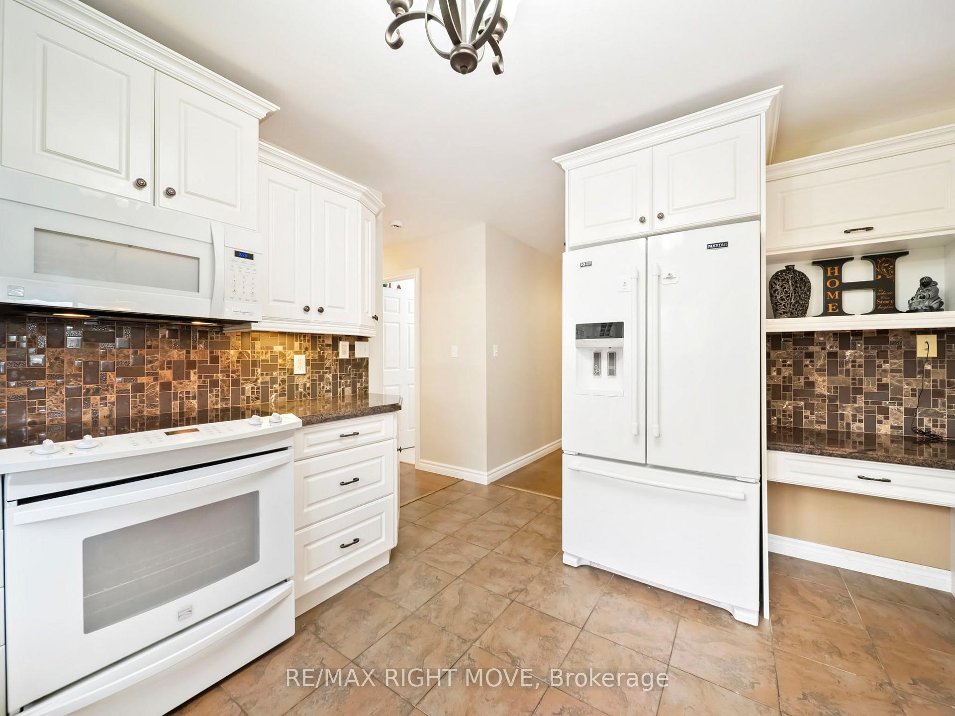 Photo 8 of 4672 Zachary Crescent, Ramara, Atherley — HOMEH