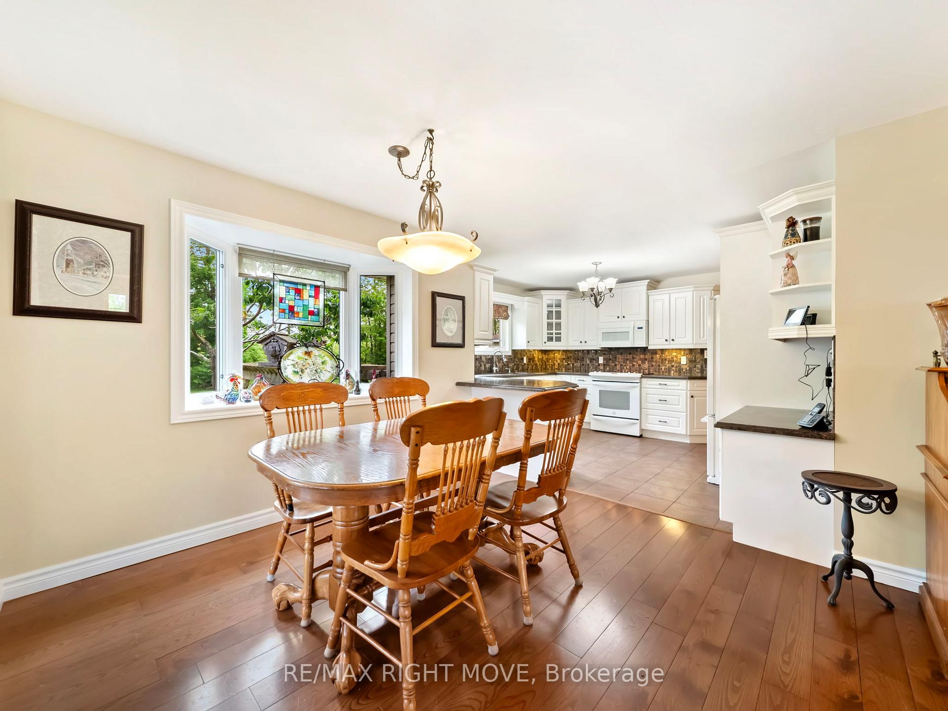 Photo 5 of 4672 Zachary Crescent, Ramara, Atherley — HOMEH