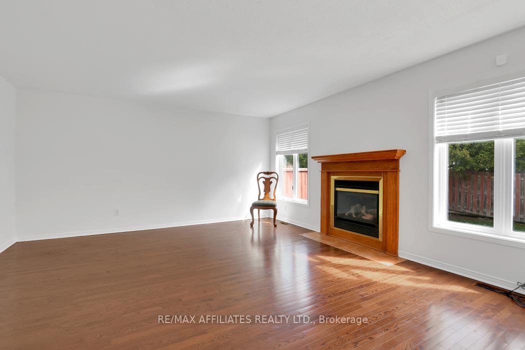 Photo 2 of 2007 Cherington Crescent N, Ottawa, Avalon East — HOMEH