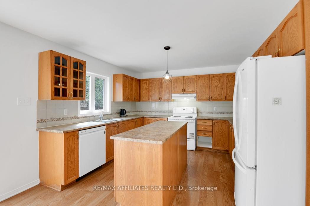 Photo 9 of 2007 Cherington Crescent N, Ottawa, Avalon East — HOMEH