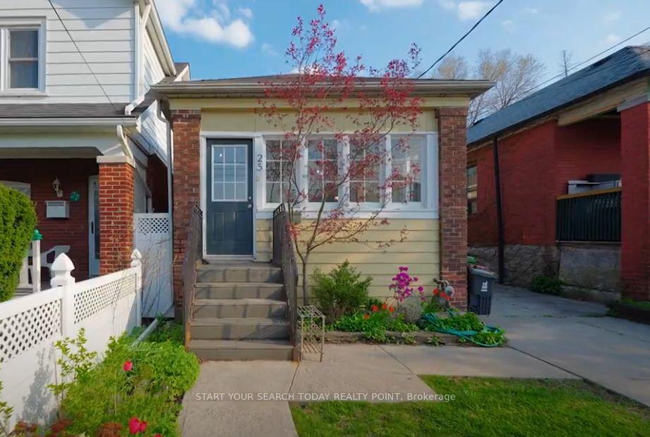 Photo 2 of 25 Epsom Avenue, Toronto, Woodbine-Lumsden — HOMEH