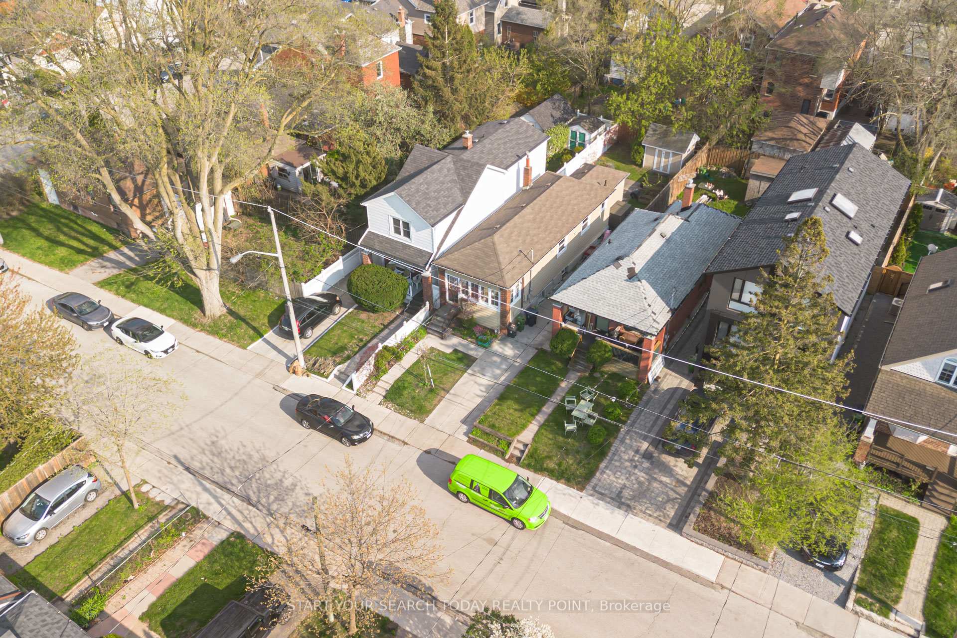 Photo 20 of 25 Epsom Avenue, Toronto, Woodbine-Lumsden — HOMEH