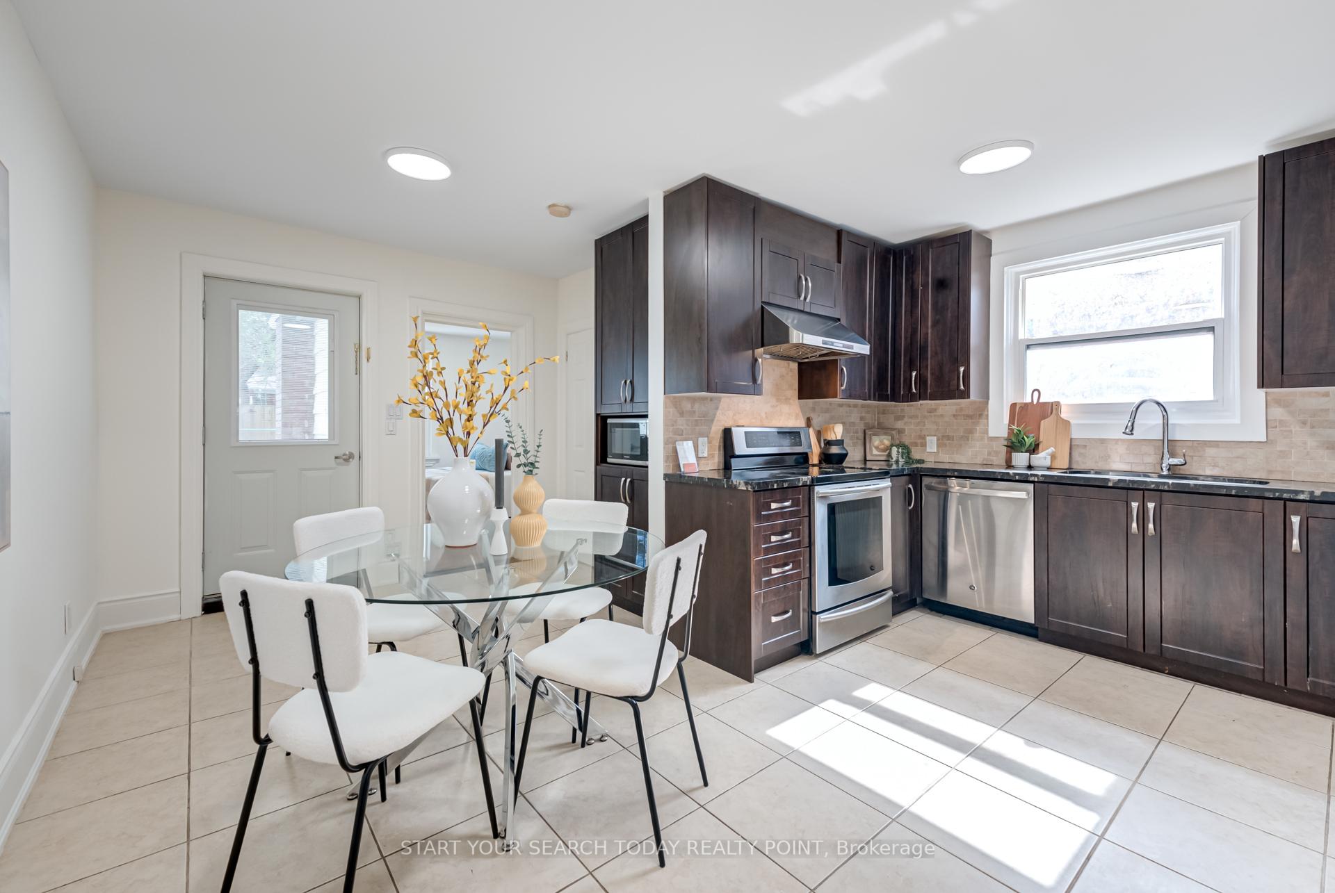 Photo 6 of 25 Epsom Avenue, Toronto, Woodbine-Lumsden — HOMEH