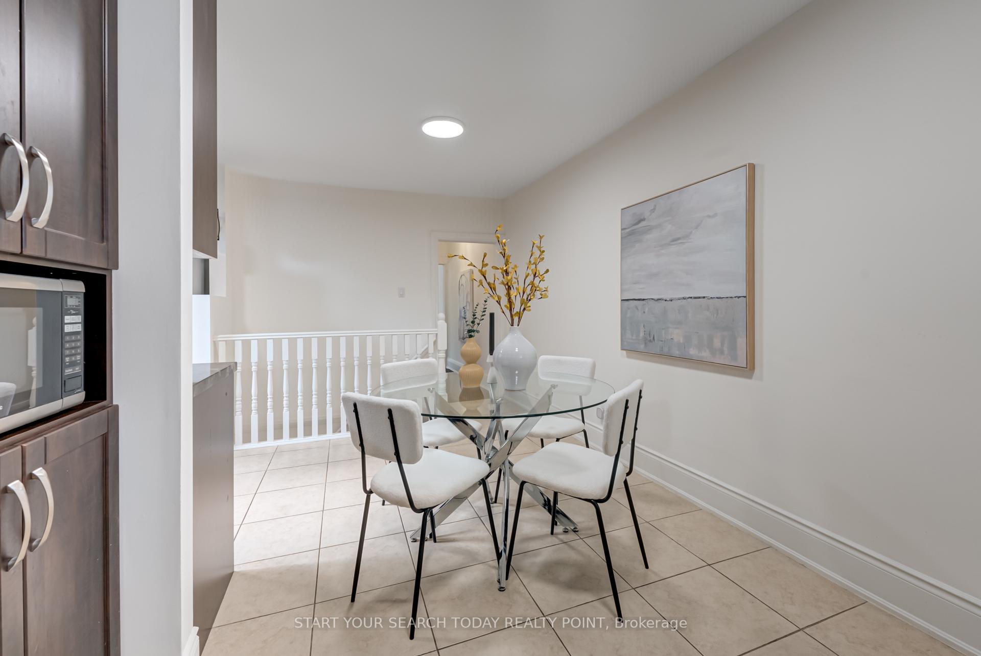 Photo 33 of 25 Epsom Avenue, Toronto, Woodbine-Lumsden — HOMEH
