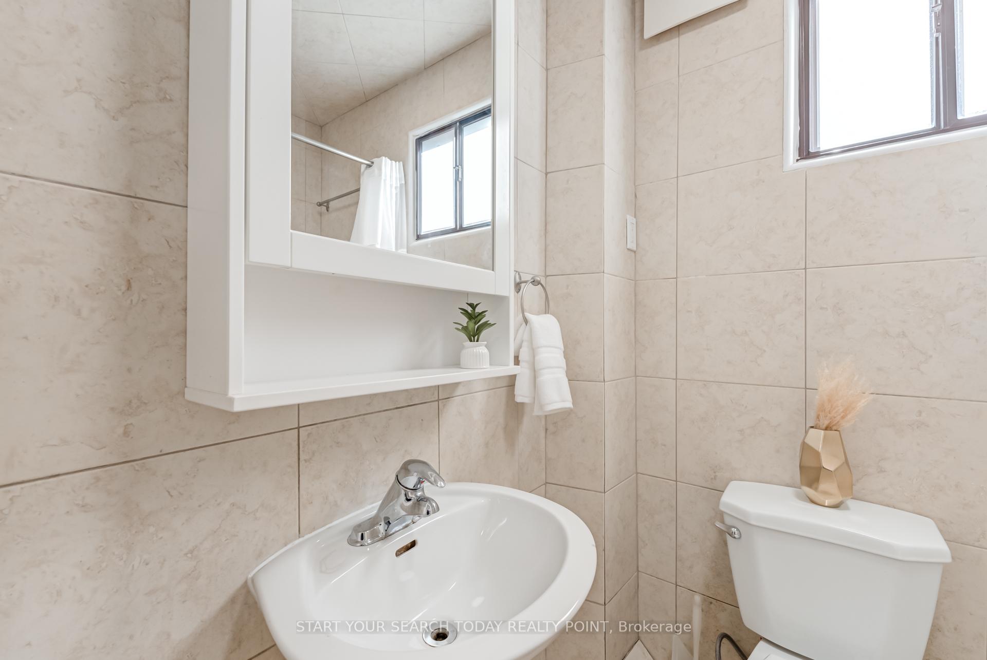Photo 25 of 25 Epsom Avenue, Toronto, Woodbine-Lumsden — HOMEH