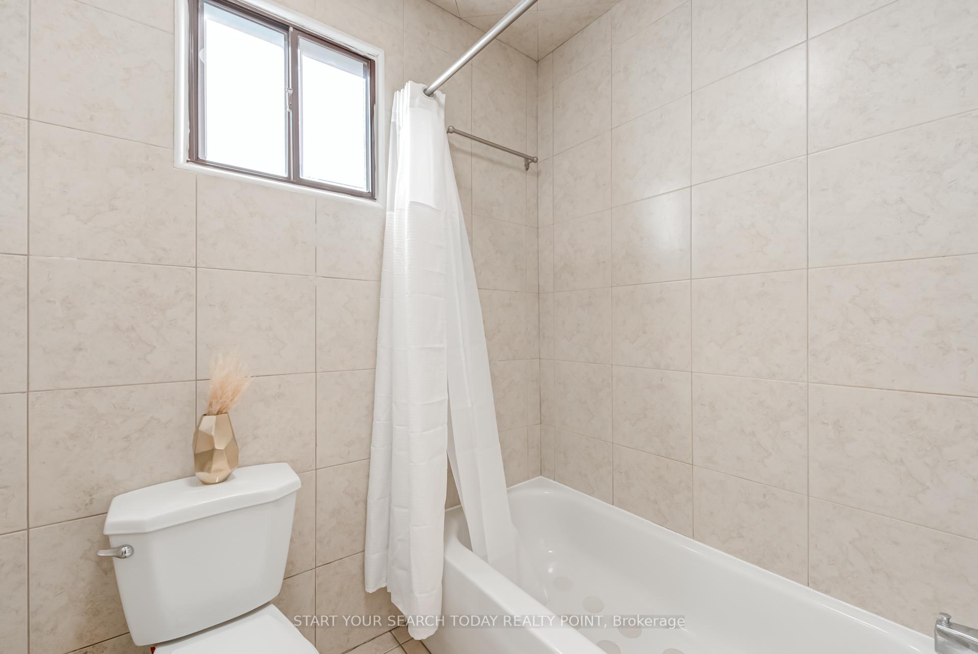 Photo 9 of 25 Epsom Avenue, Toronto, Woodbine-Lumsden — HOMEH