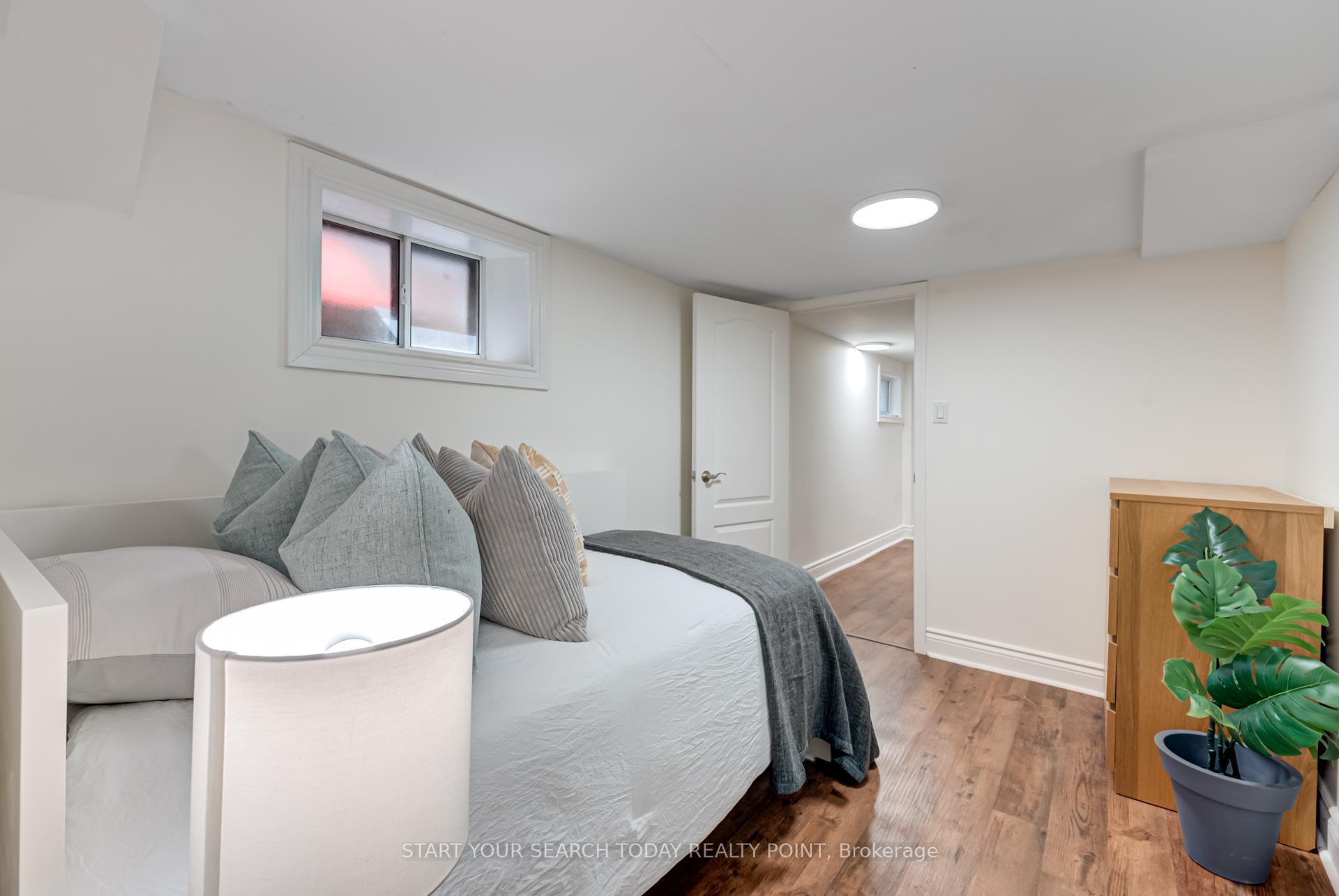 Photo 31 of 25 Epsom Avenue, Toronto, Woodbine-Lumsden — HOMEH