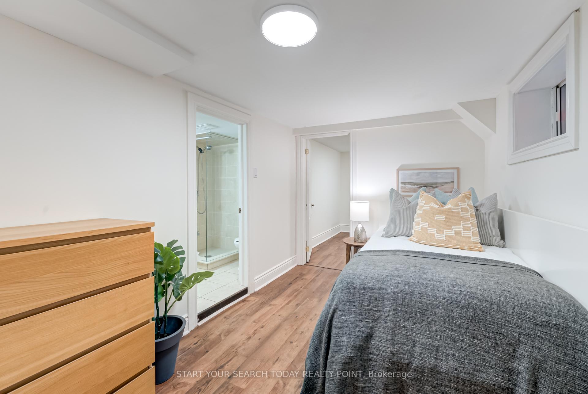 Photo 11 of 25 Epsom Avenue, Toronto, Woodbine-Lumsden — HOMEH