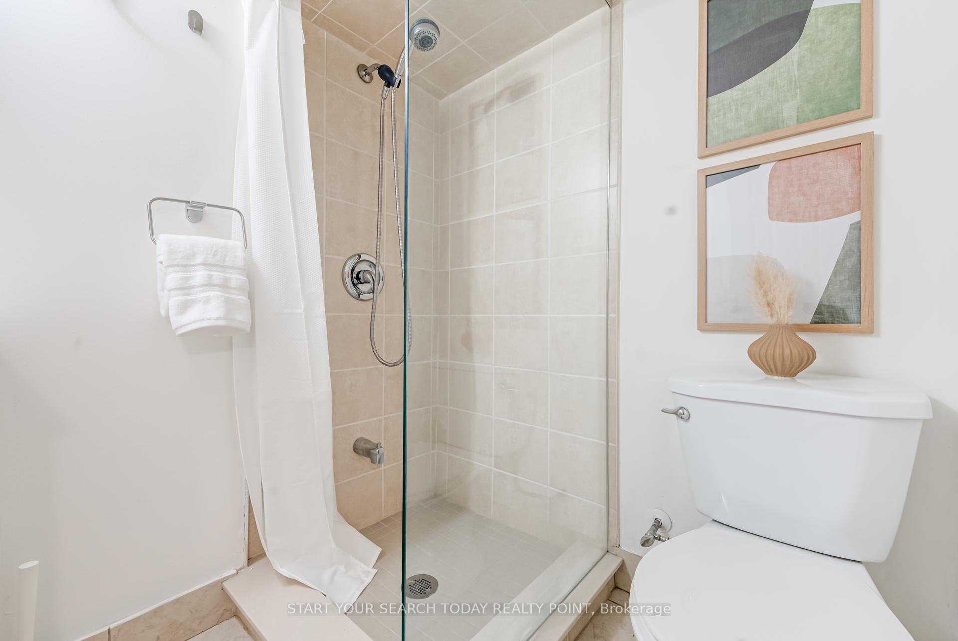 Photo 13 of 25 Epsom Avenue, Toronto, Woodbine-Lumsden — HOMEH
