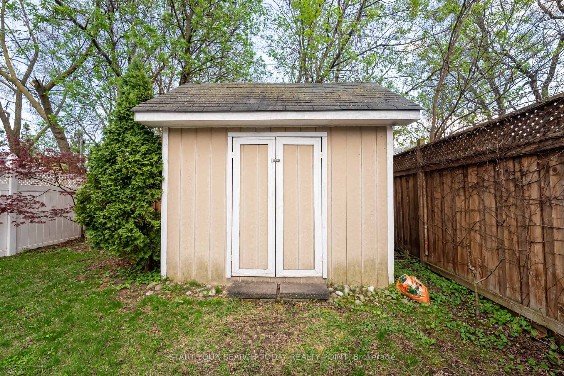 Photo 29 of 25 Epsom Avenue, Toronto, Woodbine-Lumsden — HOMEH