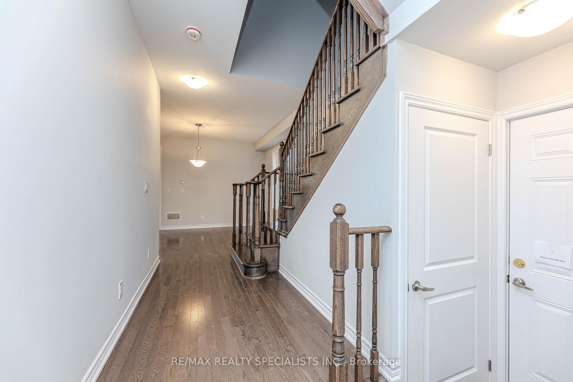 Photo 4 of 23 Bremner Street W, Whitby, Rolling Acres — HOMEH
