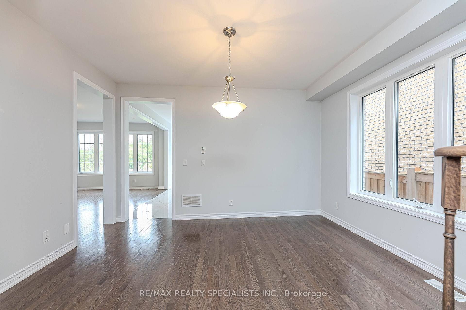 Photo 12 of 23 Bremner Street W, Whitby, Rolling Acres — HOMEH
