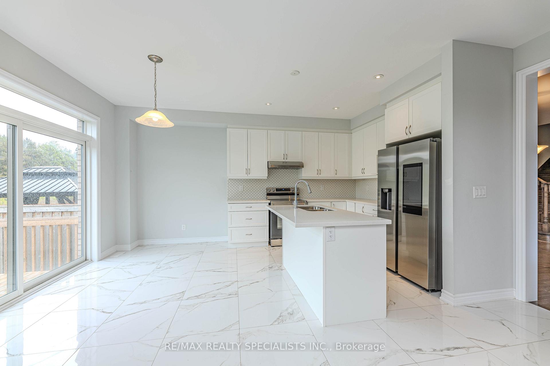 Photo 13 of 23 Bremner Street W, Whitby, Rolling Acres — HOMEH