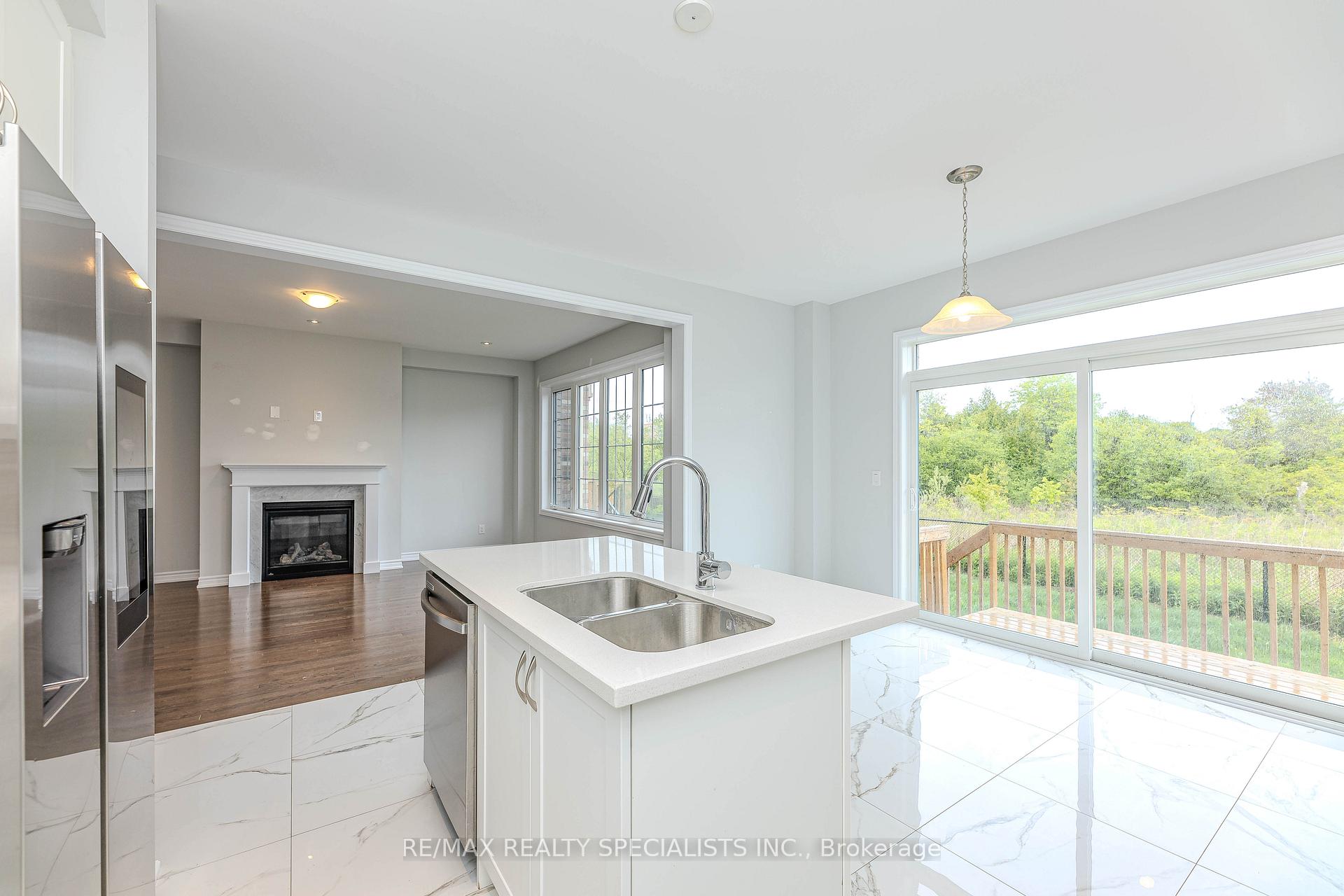 Photo 18 of 23 Bremner Street W, Whitby, Rolling Acres — HOMEH