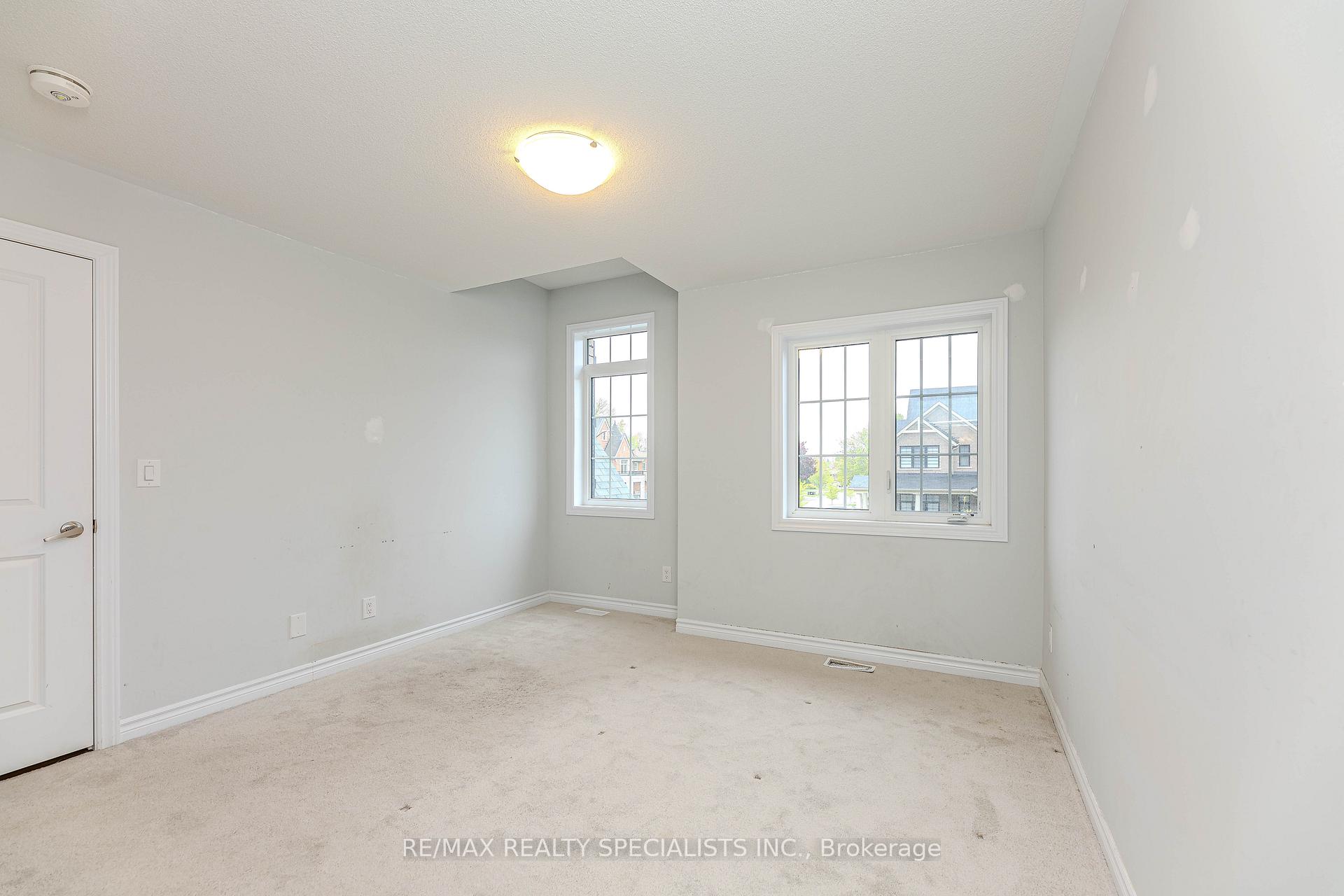 Photo 32 of 23 Bremner Street W, Whitby, Rolling Acres — HOMEH