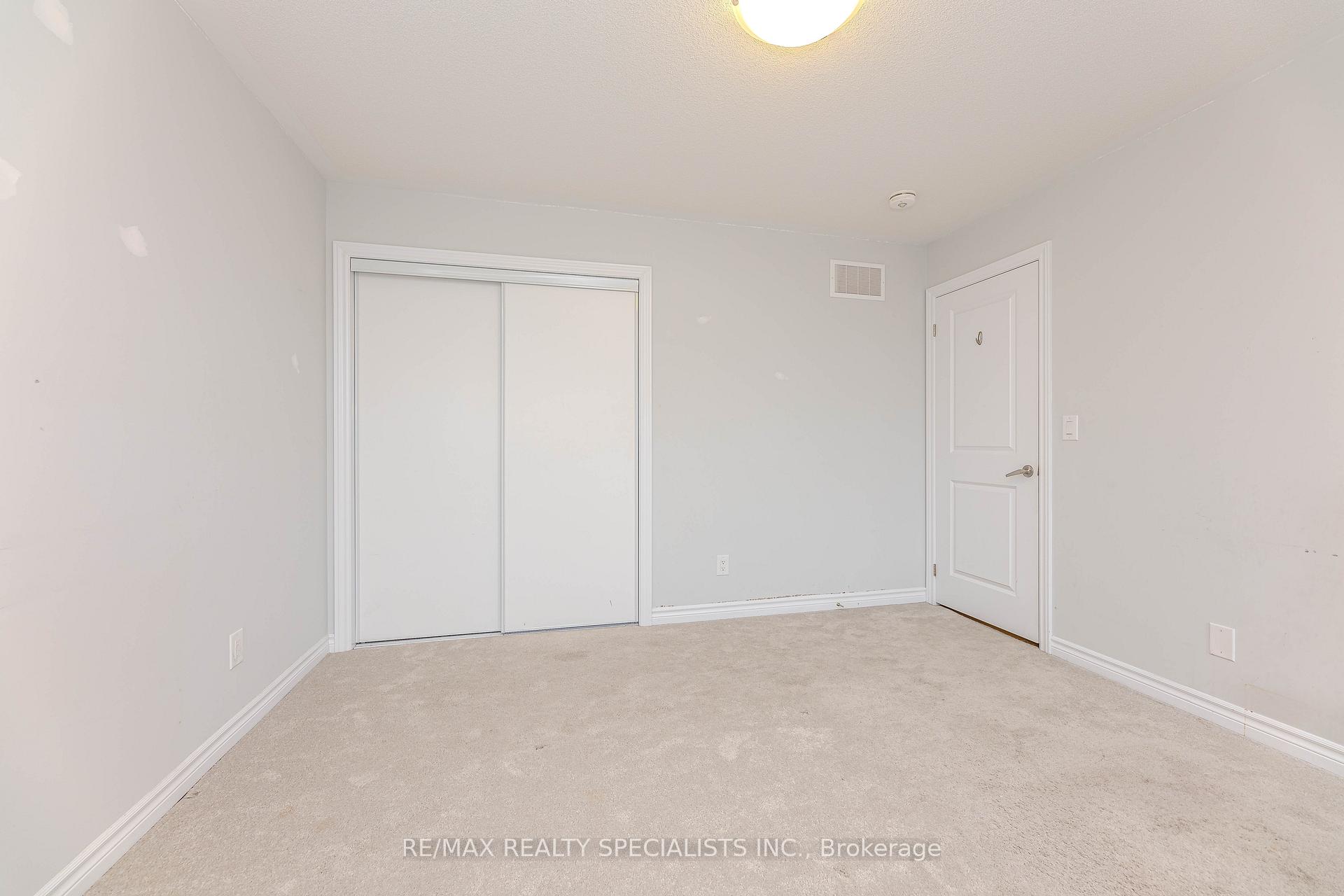 Photo 30 of 23 Bremner Street W, Whitby, Rolling Acres — HOMEH