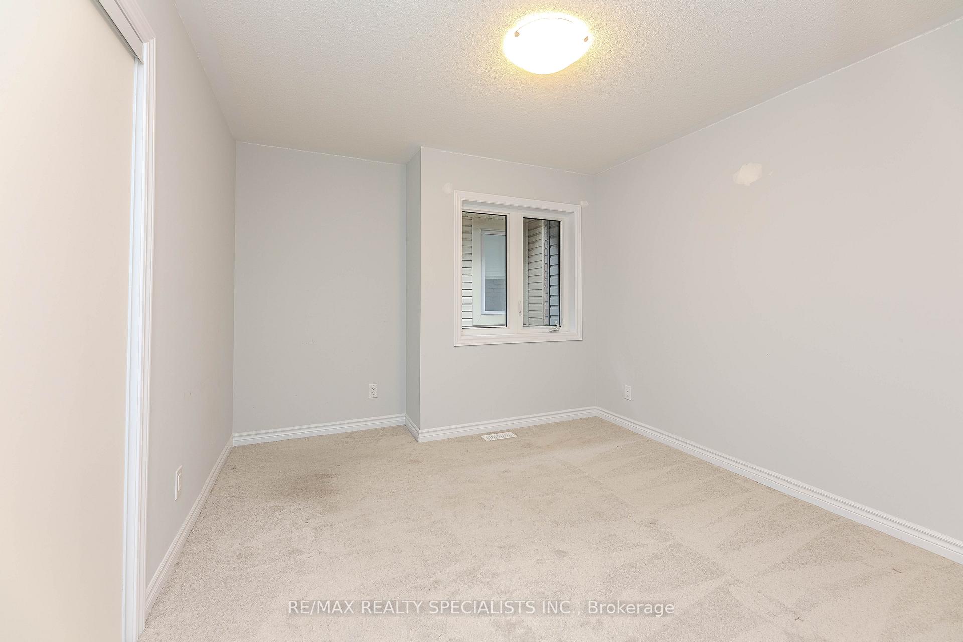 Photo 26 of 23 Bremner Street W, Whitby, Rolling Acres — HOMEH