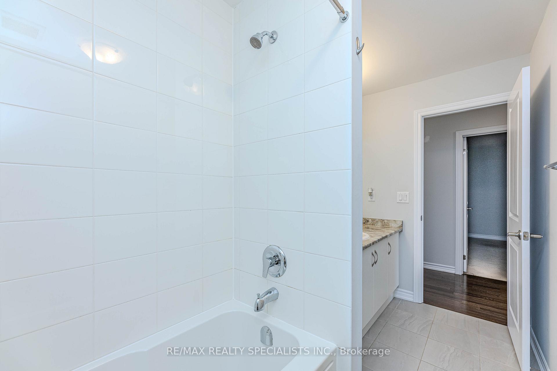 Photo 38 of 23 Bremner Street W, Whitby, Rolling Acres — HOMEH