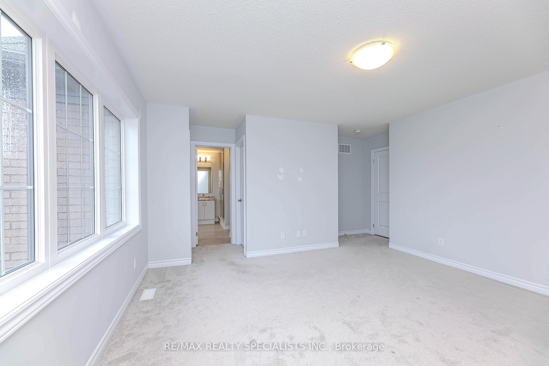Photo 33 of 23 Bremner Street W, Whitby, Rolling Acres — HOMEH