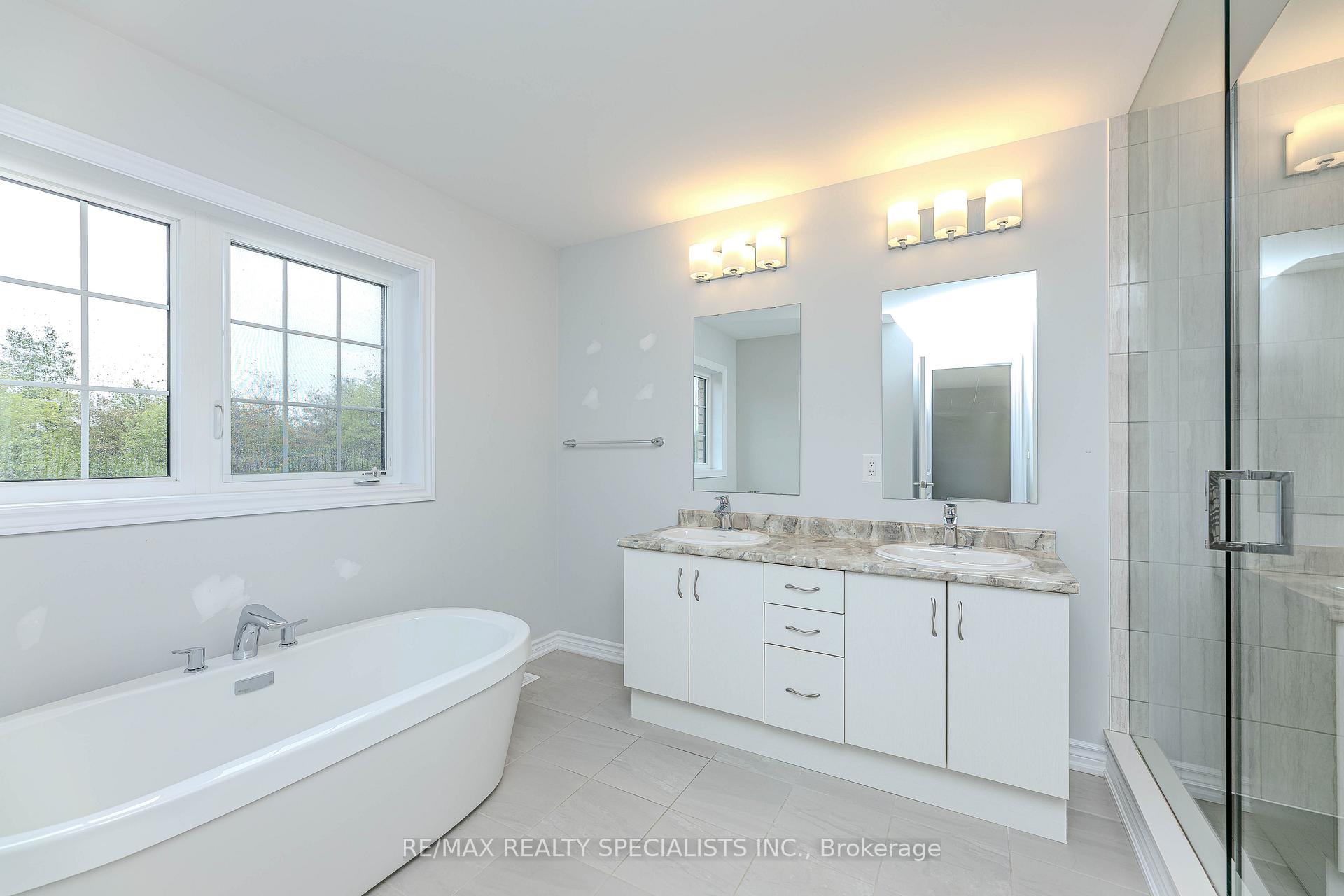 Photo 37 of 23 Bremner Street W, Whitby, Rolling Acres — HOMEH