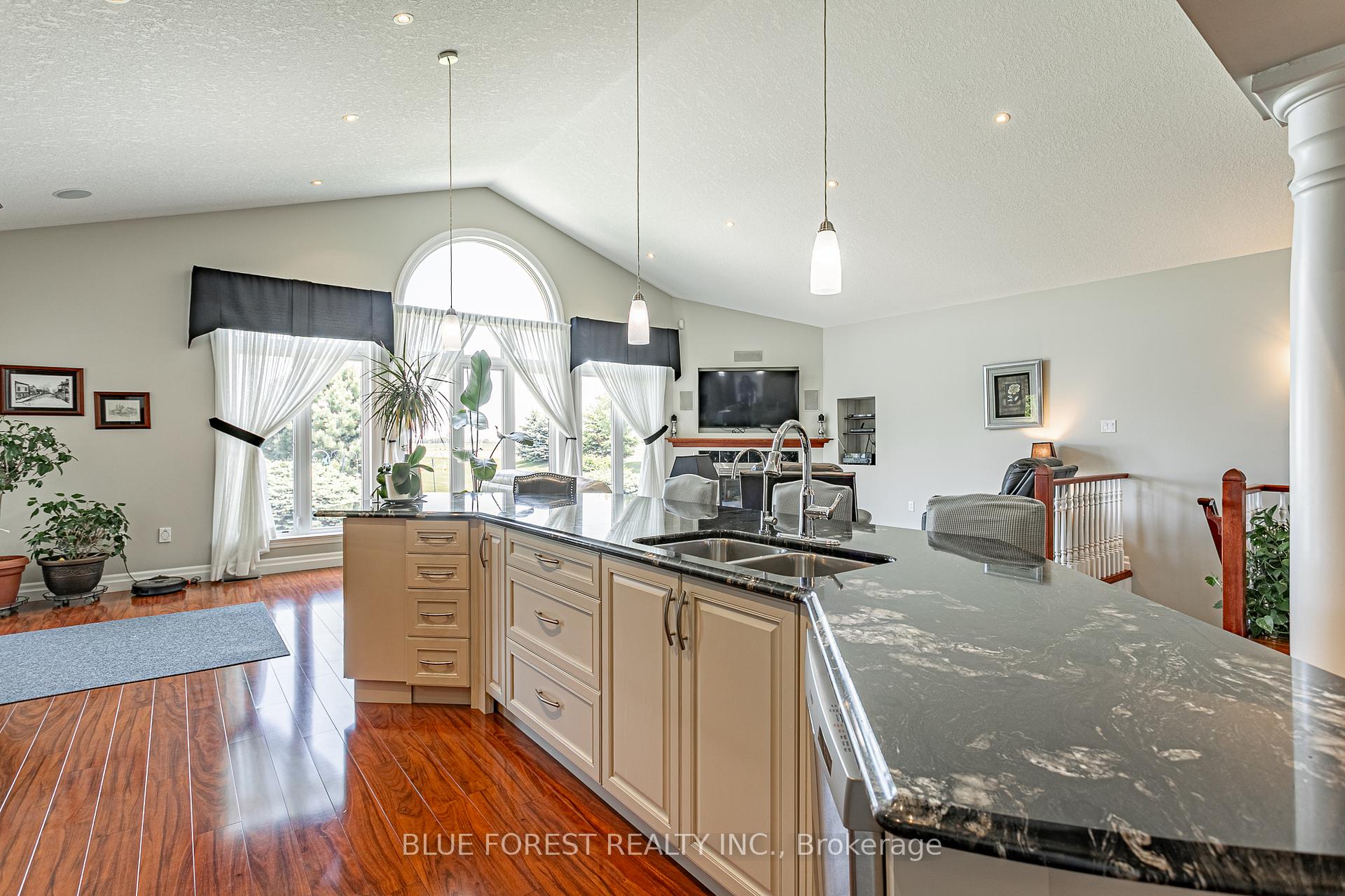 Photo 14 of 10938 Rogers Road, Malahide, Rural Malahide — HOMEH