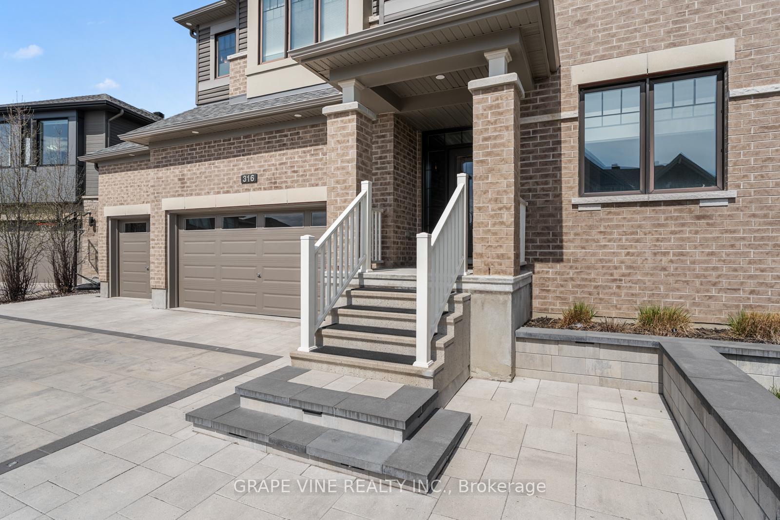 Photo 2 of 316 Eaglehead Crescent, Ottawa, Stittsville (North) — HOMEH