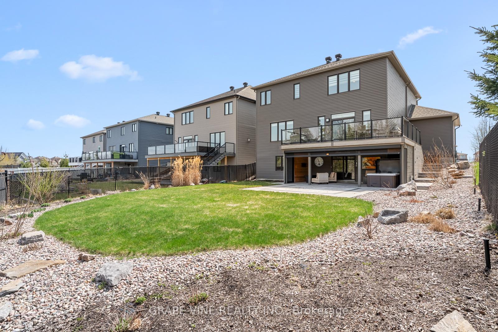 Photo 4 of 316 Eaglehead Crescent, Ottawa, Stittsville (North) — HOMEH