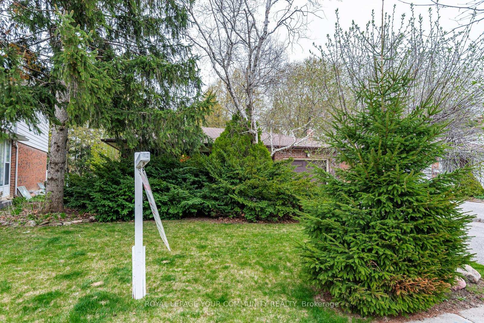 Photo 2 of 41 Romfield Circuit S, Markham, Royal Orchard — HOMEH