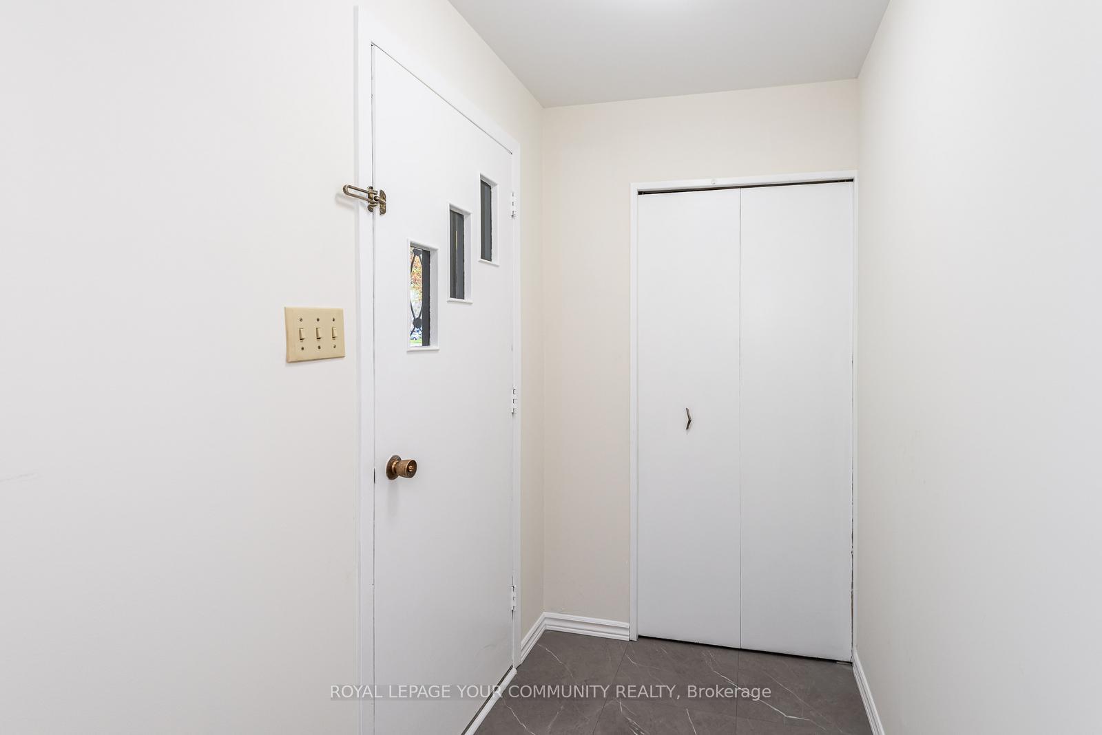 Photo 3 of 41 Romfield Circuit S, Markham, Royal Orchard — HOMEH