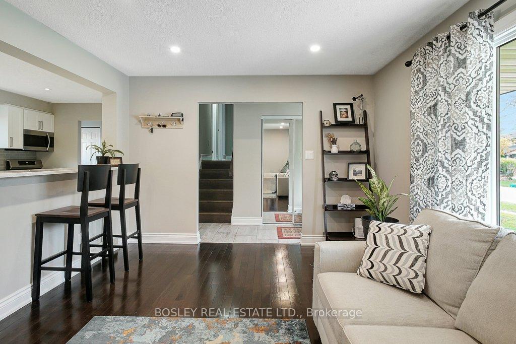Photo 10 of 116 Gunn Avenue, Cambridge, Hespeler Village — HOMEH