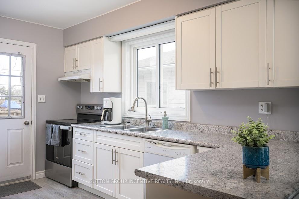 Photo 9 of 28 Dyer Drive, Wasaga Beach — HOMEH