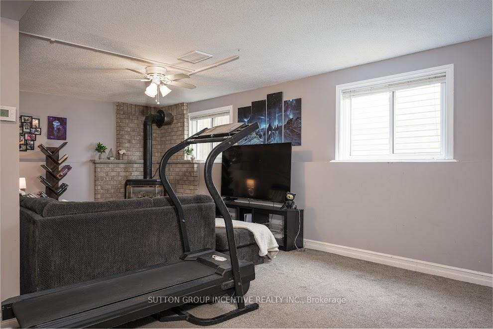 Photo 7 of 28 Dyer Drive, Wasaga Beach — HOMEH