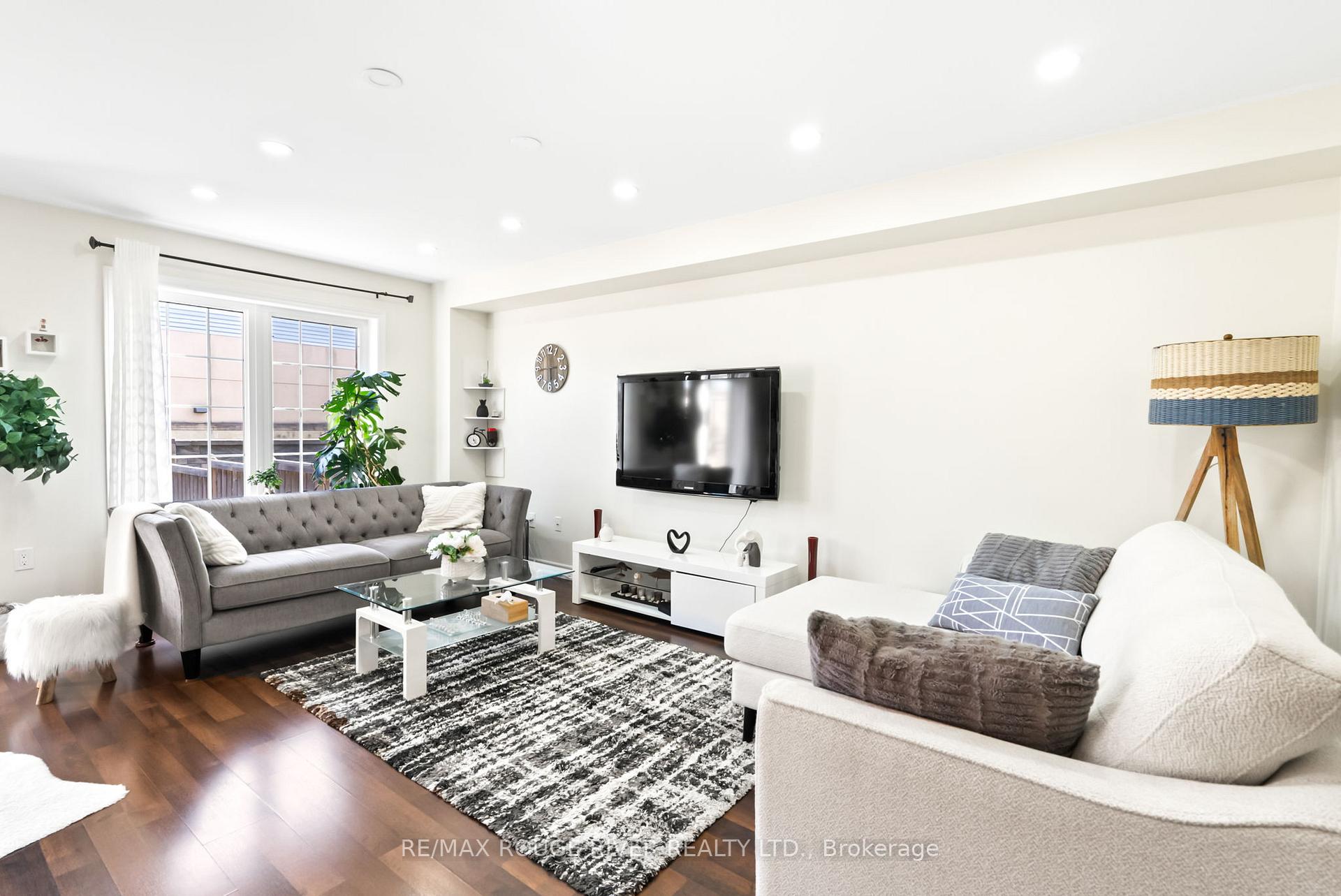 Photo 23 of 61 Mantz Crescent, Whitby, Taunton North — HOMEH