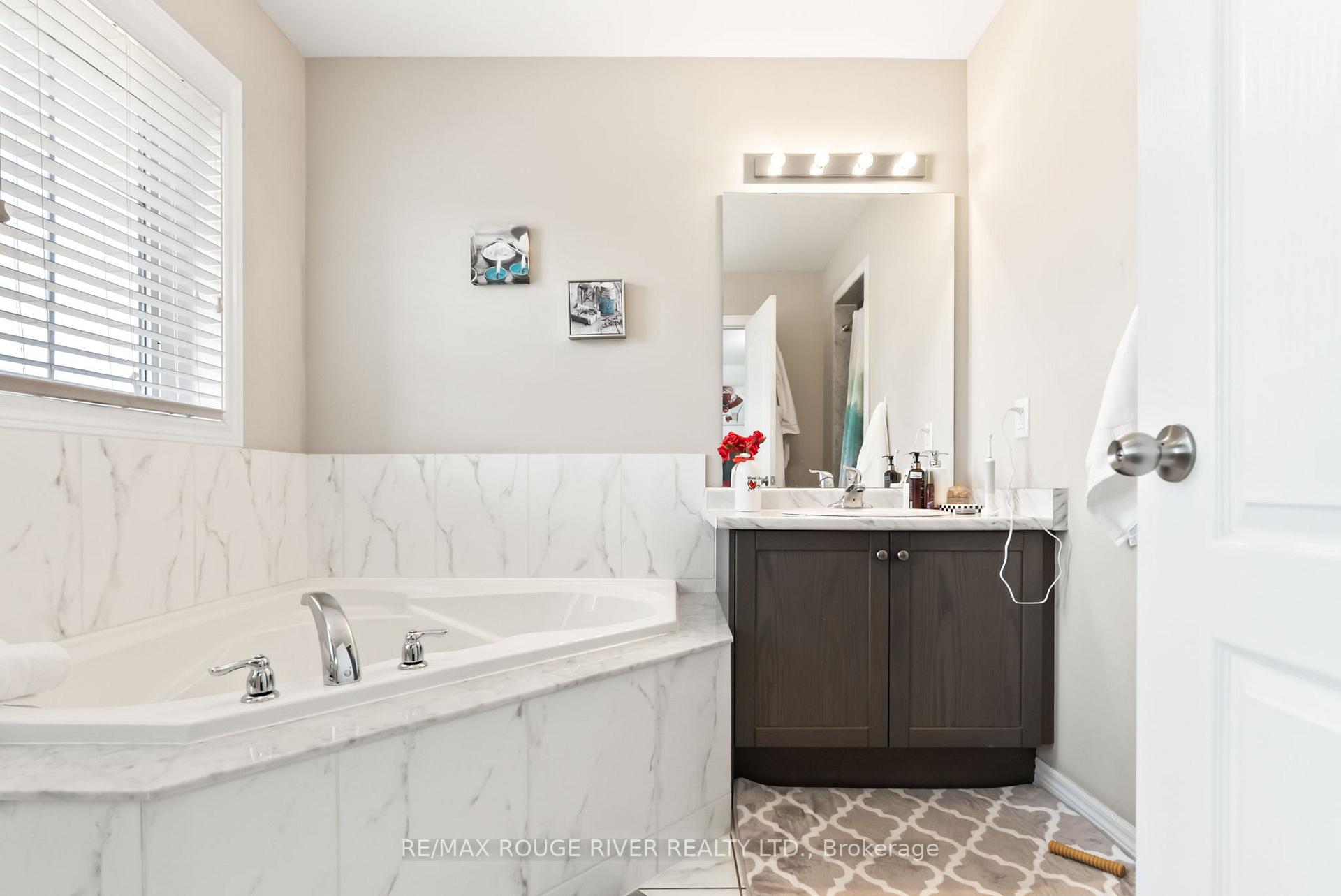 Photo 14 of 61 Mantz Crescent, Whitby, Taunton North — HOMEH