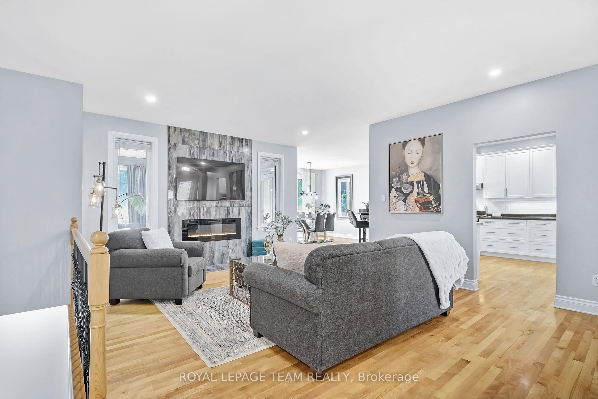 Photo 14 of 10 Rochelle Drive, Ottawa, Richmond — HOMEH